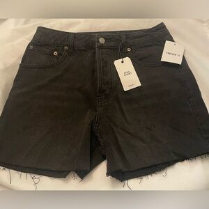 NWT Forever 21 Mom Shorts High Rise Black denim shorts raw hem Size 27